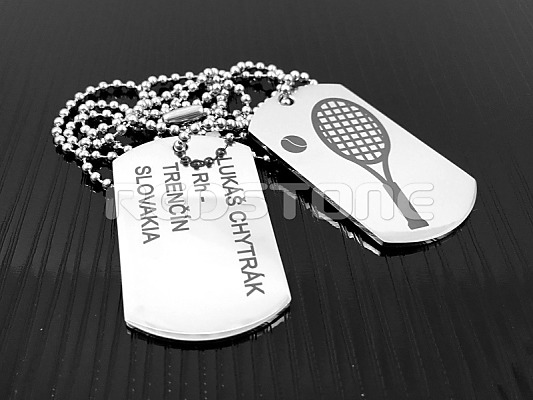 Vojenské známky s tenisovou raketou